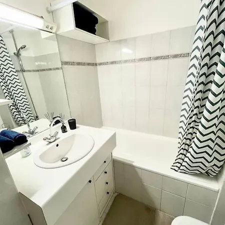 A Deux Pas De La - Entre Nice/cannes Apartment *