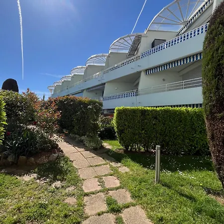 Apartment A Deux Pas De La - Entre Nice/cannes *