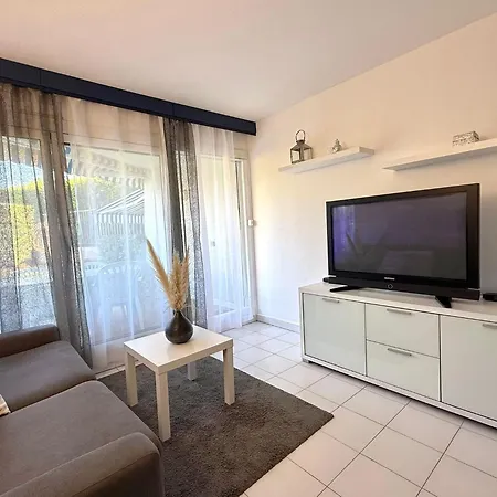 A Deux Pas De La - Entre Nice/cannes Apartamento *
